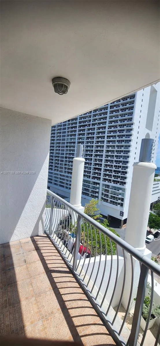 1750 Bayshore Dr #1216 Miami, FL 33132