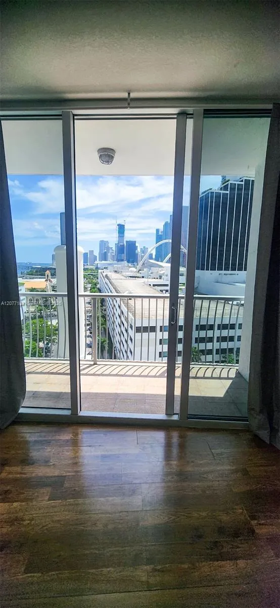 1750 Bayshore Dr #1216 Miami, FL 33132