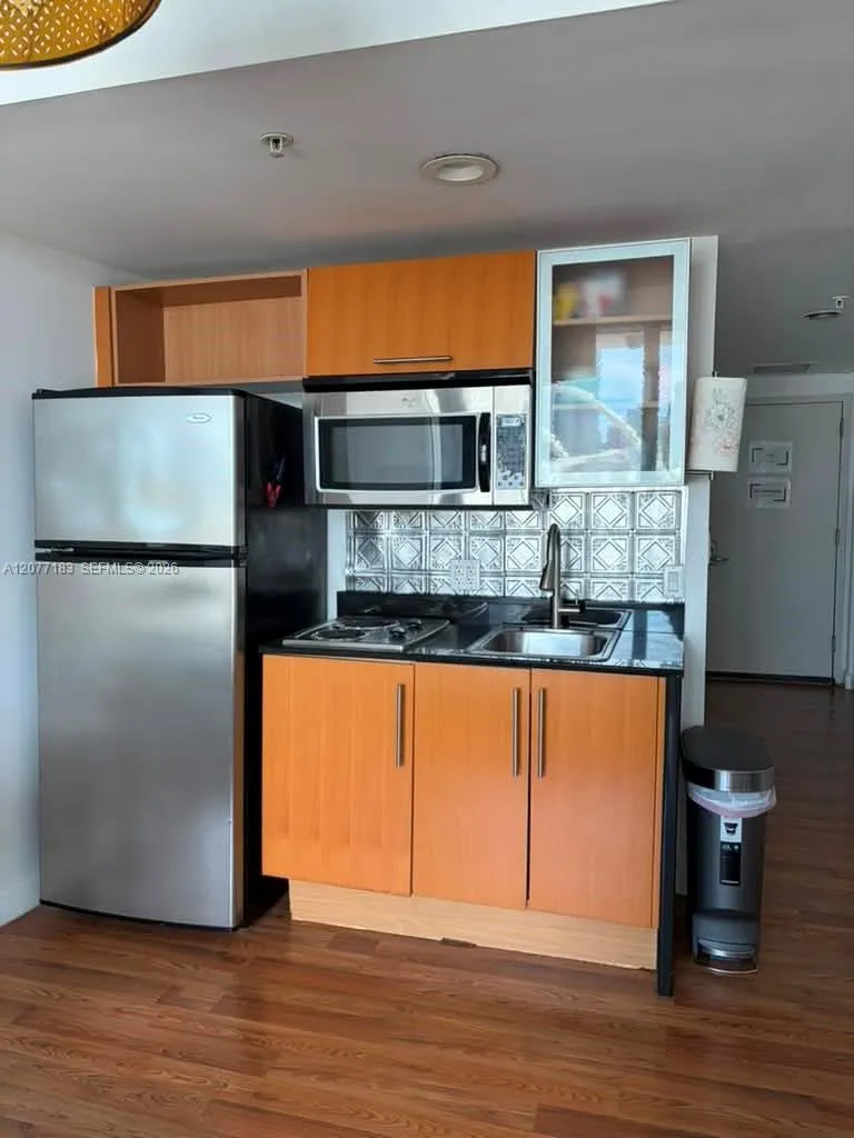 1750 Bayshore Dr #1216 Miami, FL 33132