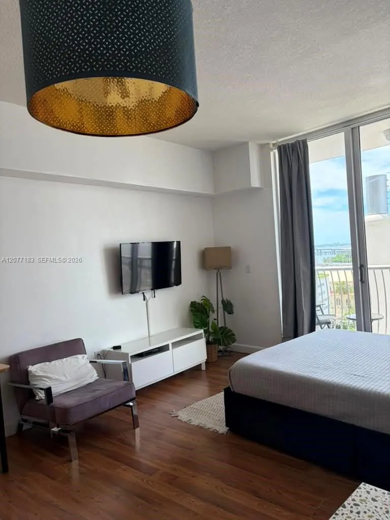 1750 Bayshore Dr #1216 Miami, FL 33132