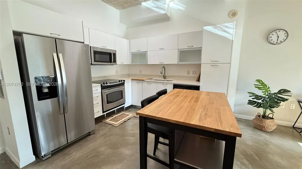 234 NE 3rd St #405 Miami, FL 33132