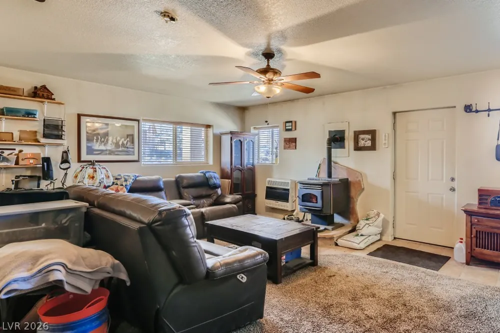 78 Pine Road Cold Creek, NV 89124