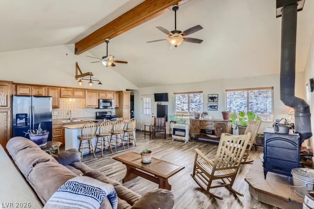 78 Pine Road Cold Creek, NV 89124