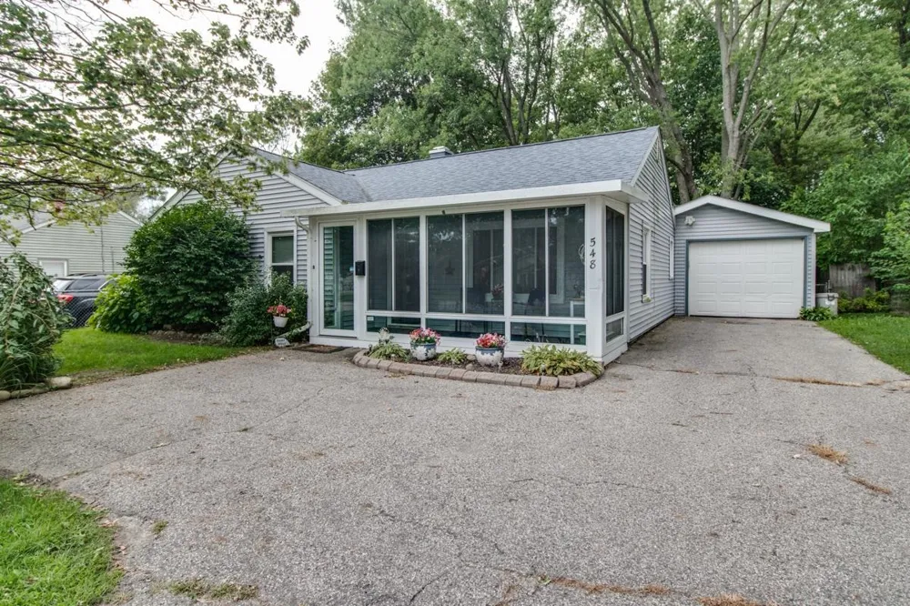 548 Riverside Drive Battle Creek City, MI 49015