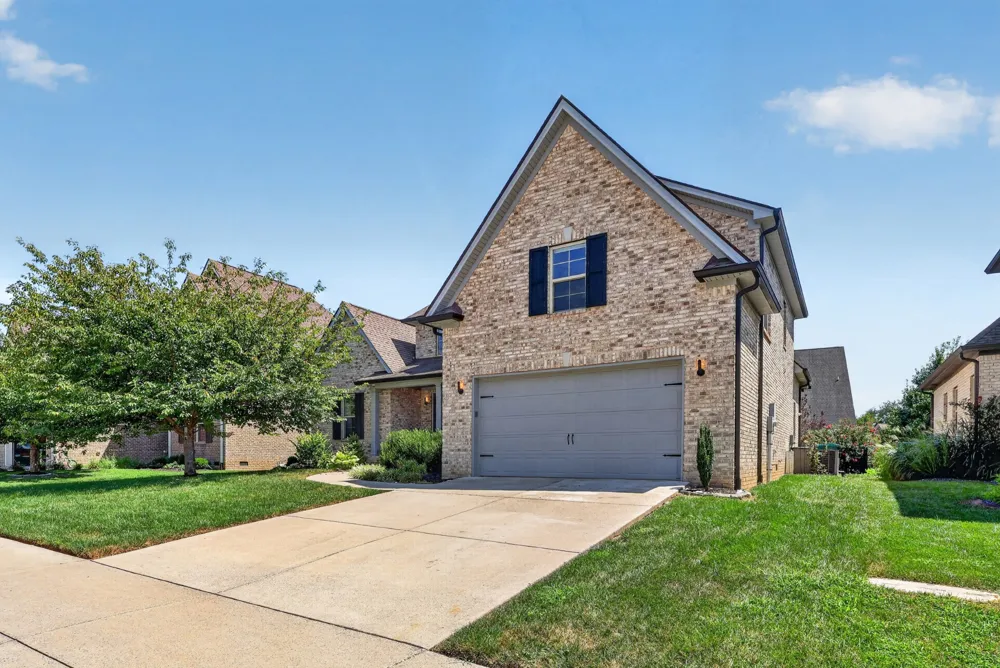 8007 June Apple Ln Spring Hill, TN 37174
