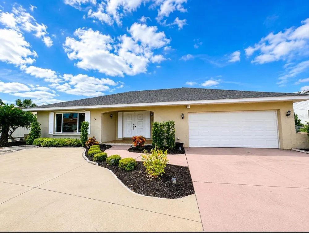 756 FLAMINGO DRIVE Apollo Beach, FL 33572