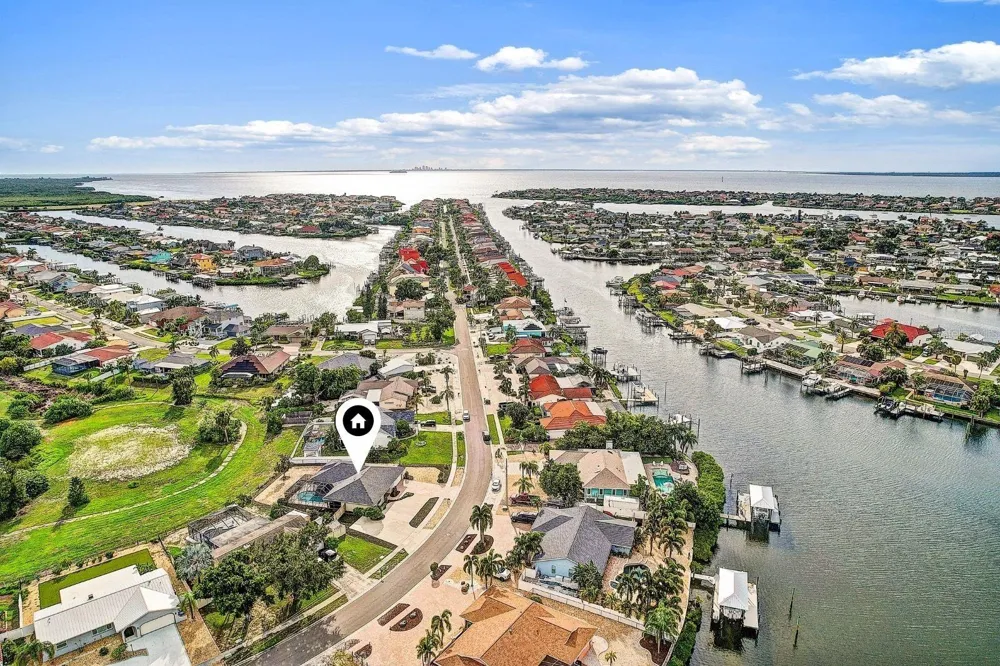 756 FLAMINGO DRIVE Apollo Beach, FL 33572