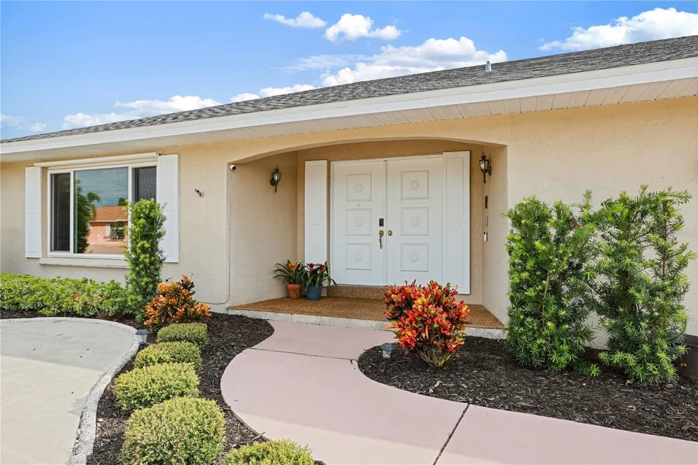 756 FLAMINGO DRIVE Apollo Beach, FL 33572