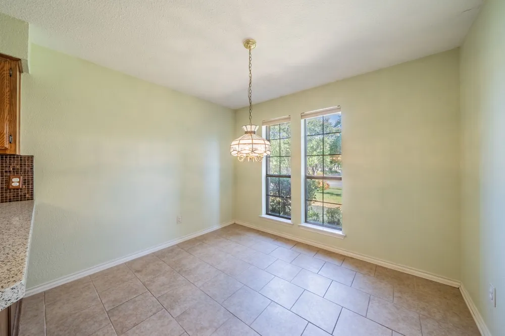 529 Winston Street Grand Prairie, TX 75052