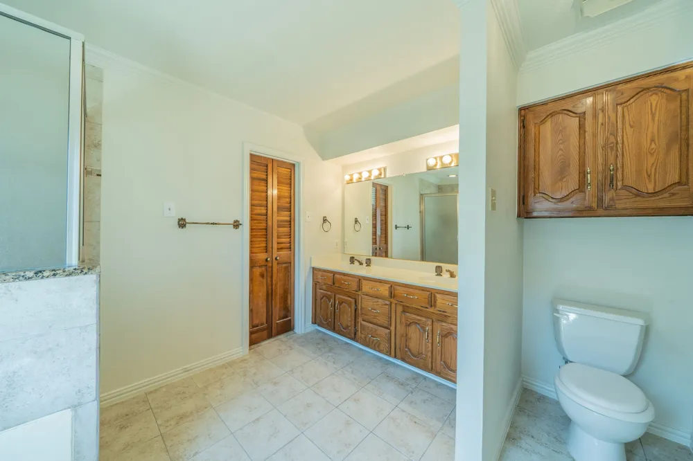 529 Winston Street Grand Prairie, TX 75052