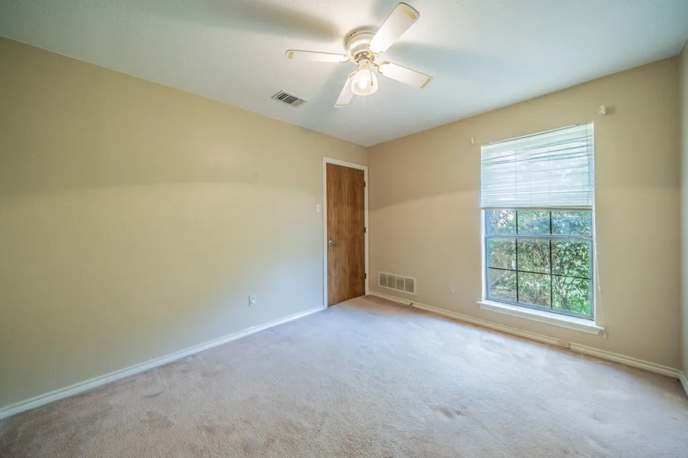 529 Winston Street Grand Prairie, TX 75052