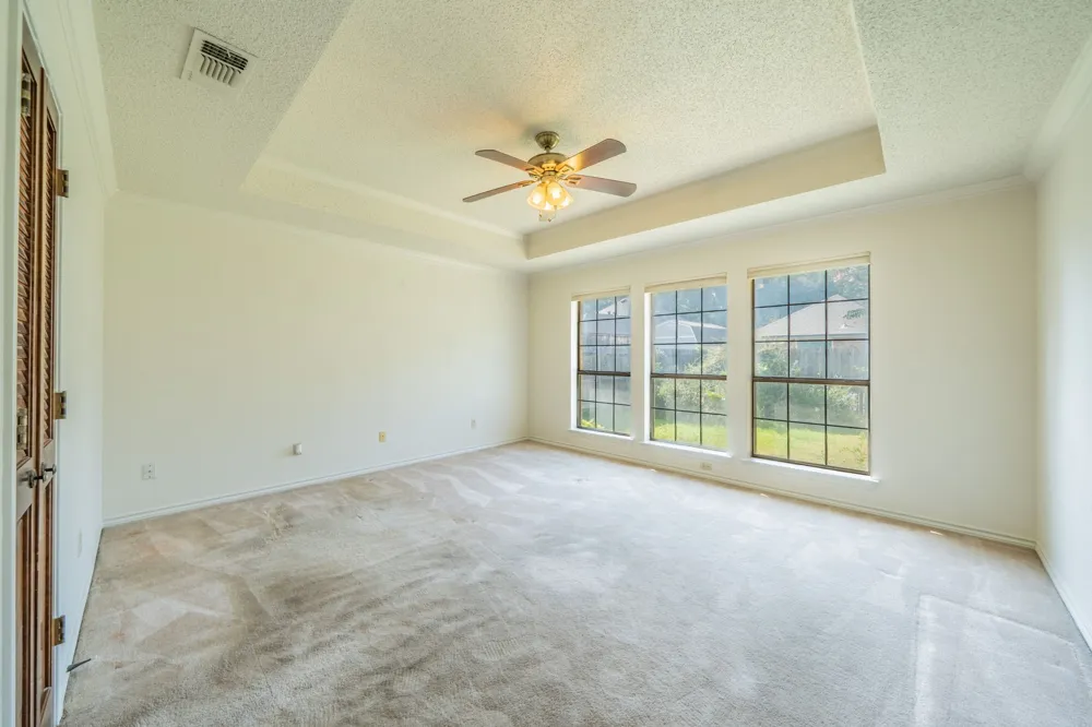 529 Winston Street Grand Prairie, TX 75052