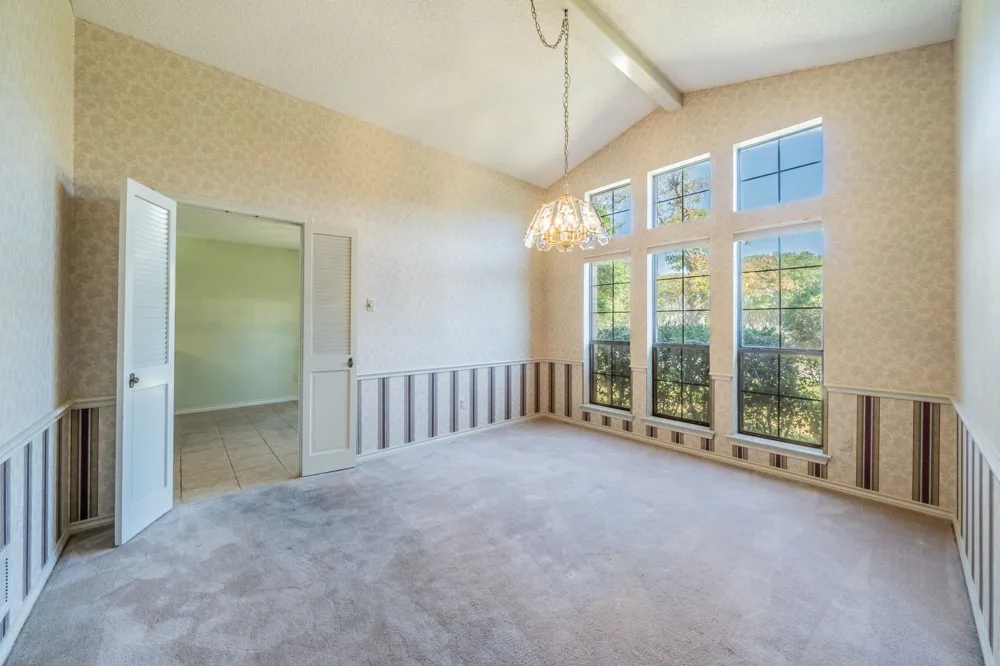 529 Winston Street Grand Prairie, TX 75052