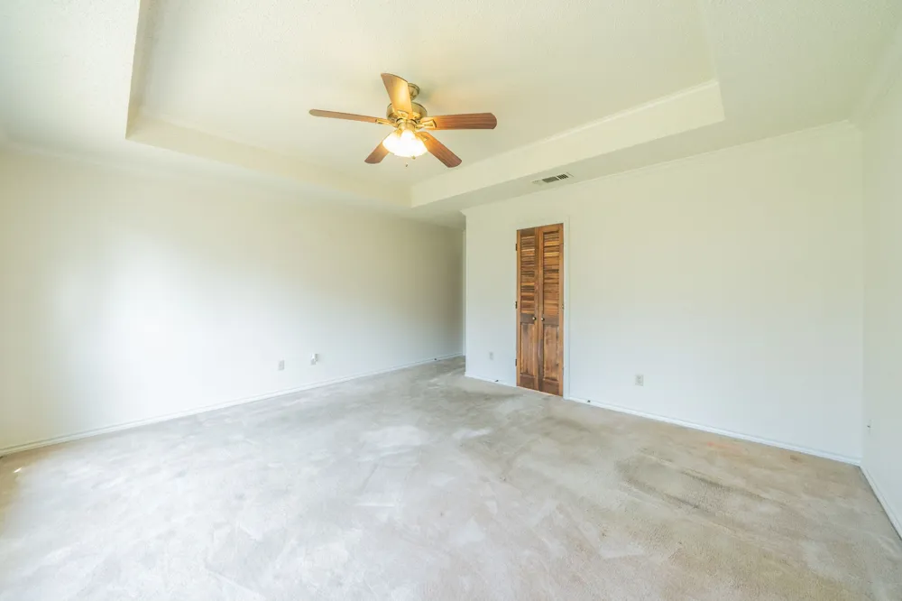 529 Winston Street Grand Prairie, TX 75052