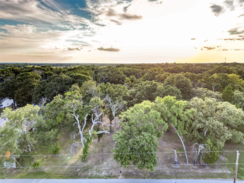 208 Old Indian Trail Tool, TX 75143