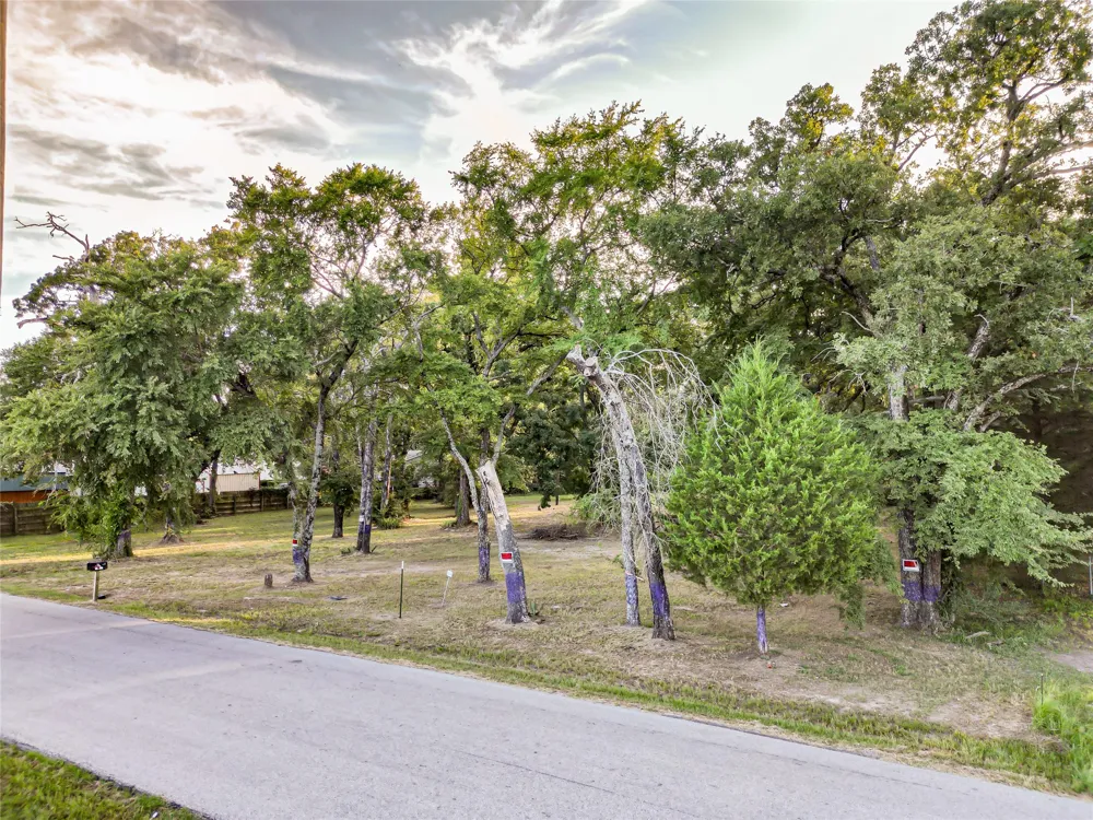 208 Old Indian Trail Tool, TX 75143