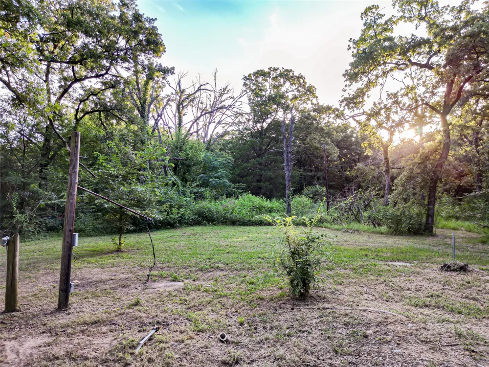 208 Old Indian Trail Tool, TX 75143
