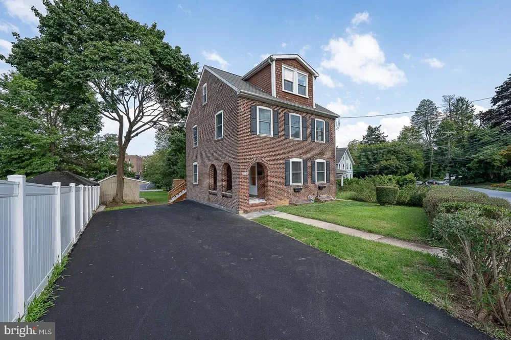 107 W CIRCULAR AVENUE Paoli, PA 19301