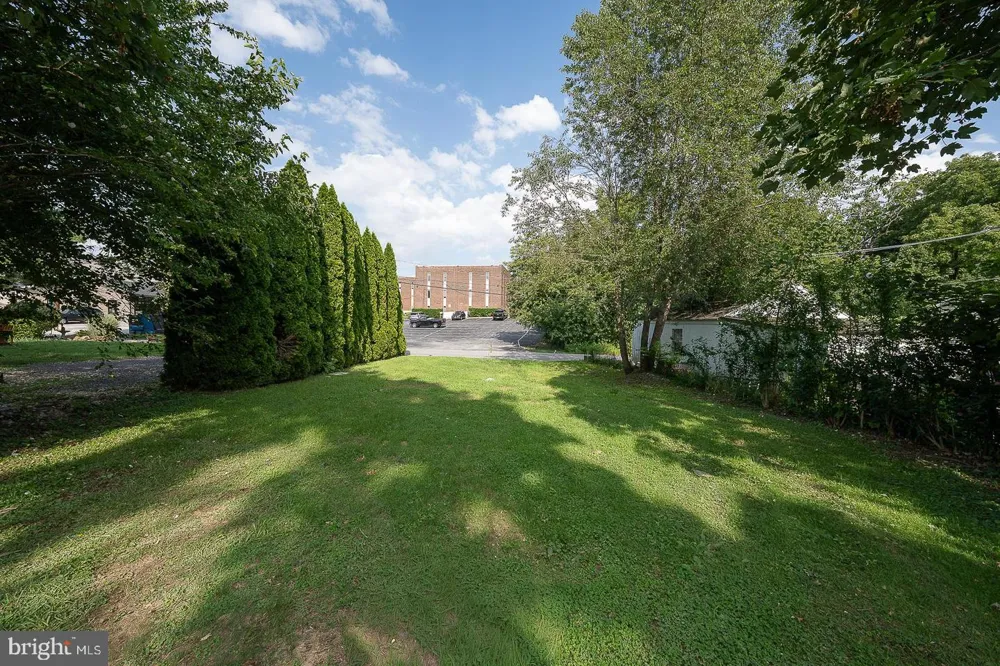 107 W CIRCULAR AVENUE Paoli, PA 19301