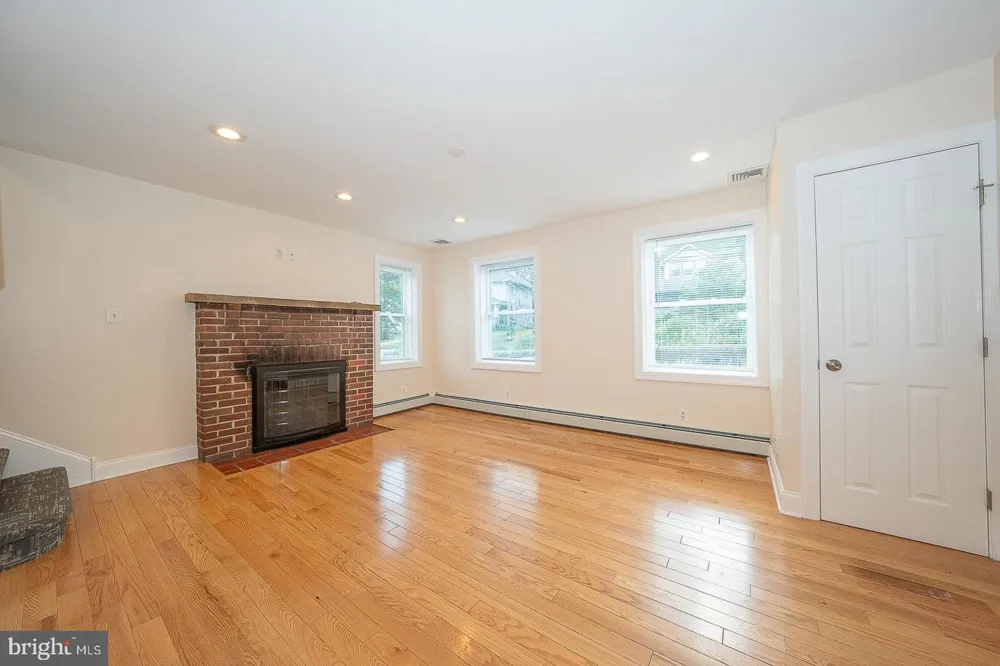 107 W CIRCULAR AVENUE Paoli, PA 19301