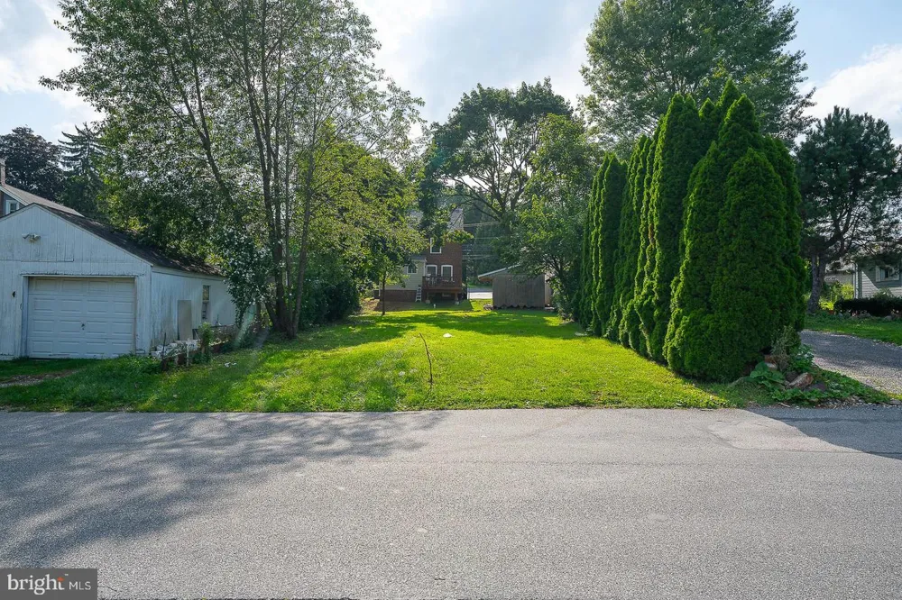 107 W CIRCULAR AVENUE Paoli, PA 19301