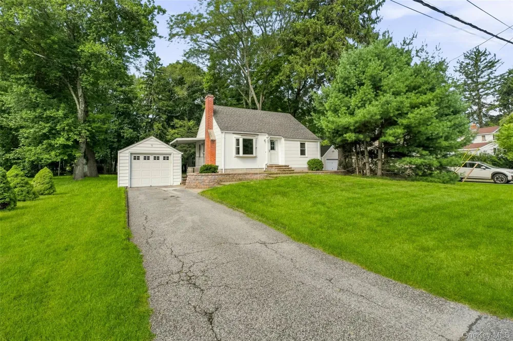 9 Memory Lane Poughkeepsie, NY 12603