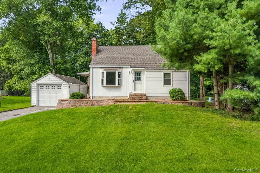 9 Memory Lane Poughkeepsie, NY 12603