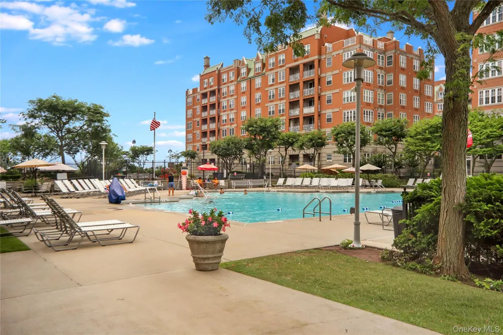 65 Oceana Drive E #9A Brooklyn, NY 11235