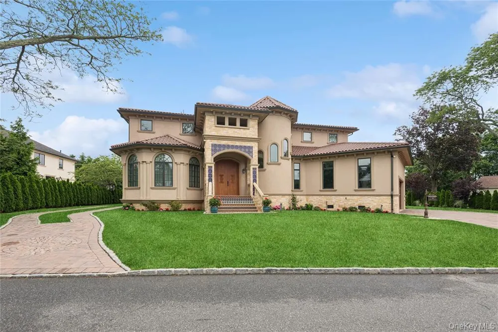 1190 Harbor Road Hewlett Harbor, NY 11557