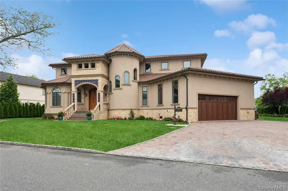 1190 Harbor Road Hewlett Harbor, NY 11557