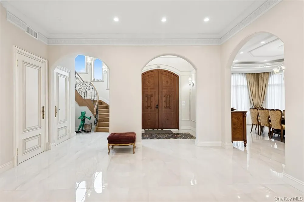 1190 Harbor Road Hewlett Harbor, NY 11557