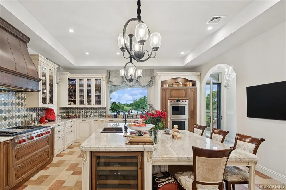 1190 Harbor Road Hewlett Harbor, NY 11557