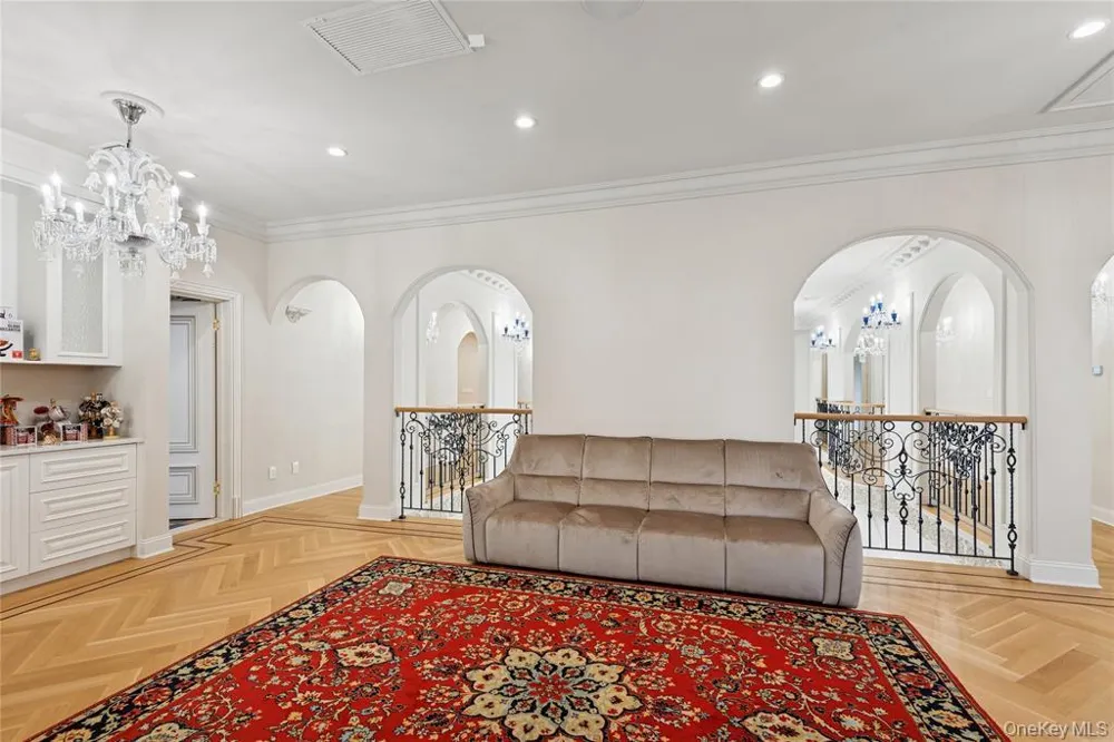 1190 Harbor Road Hewlett Harbor, NY 11557