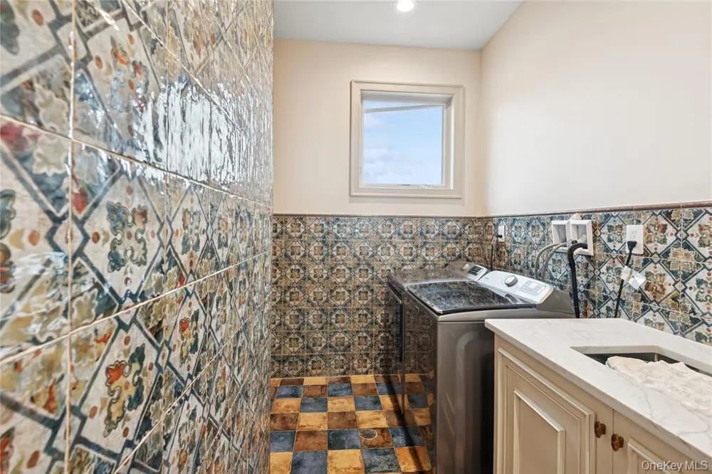 1190 Harbor Road Hewlett Harbor, NY 11557