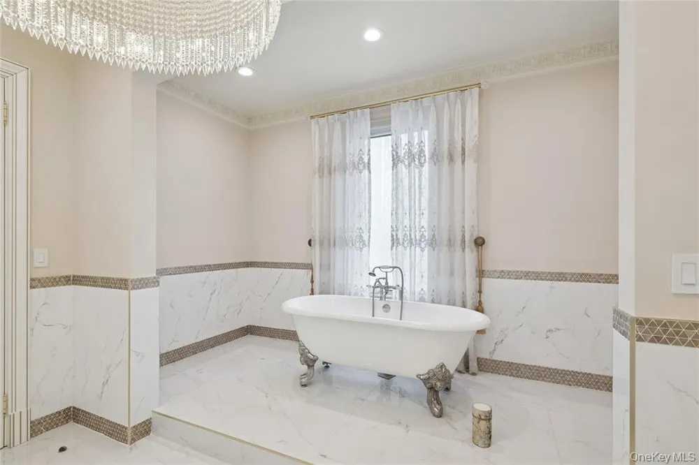 1190 Harbor Road Hewlett Harbor, NY 11557
