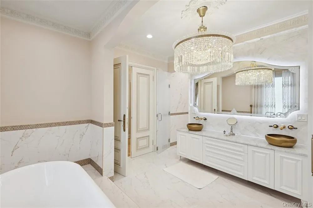 1190 Harbor Road Hewlett Harbor, NY 11557