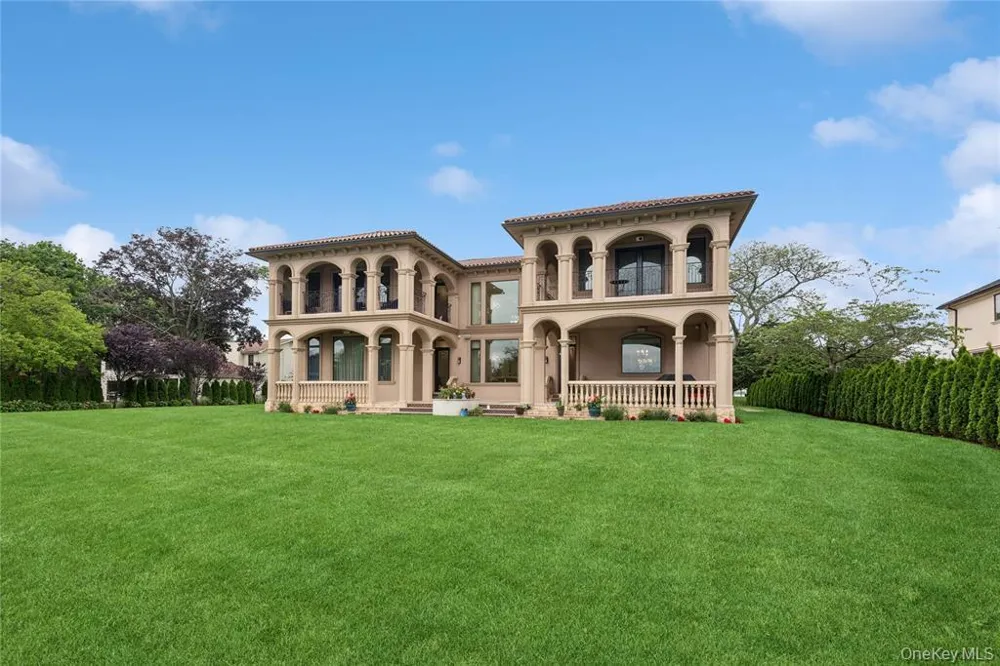 1190 Harbor Road Hewlett Harbor, NY 11557