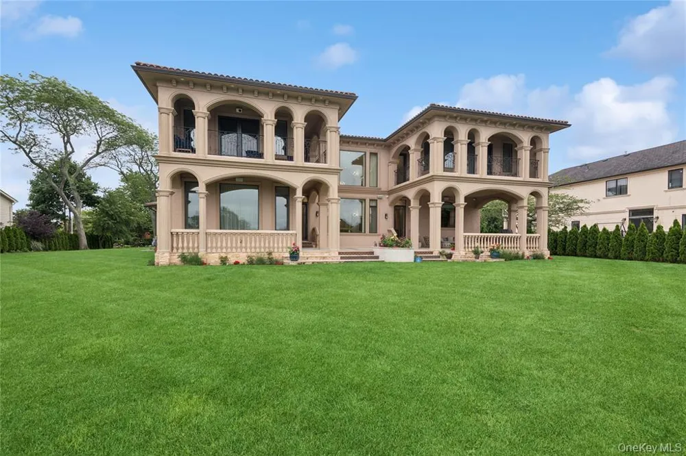 1190 Harbor Road Hewlett Harbor, NY 11557