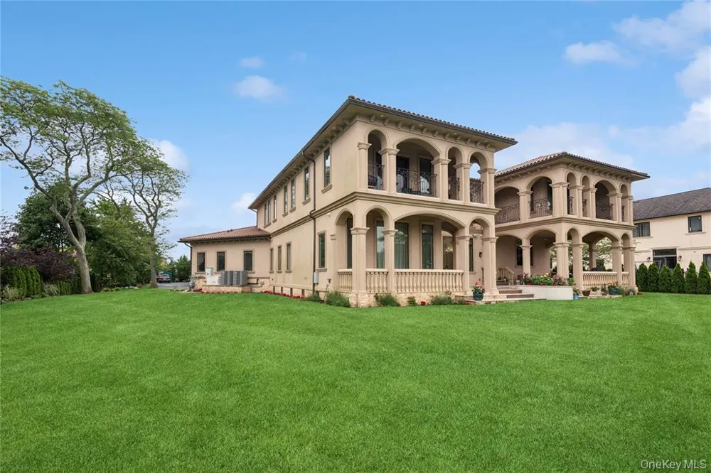 1190 Harbor Road Hewlett Harbor, NY 11557