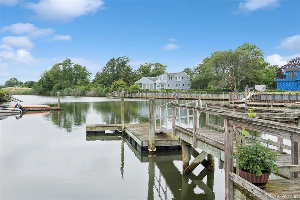 1190 Harbor Road Hewlett Harbor, NY 11557