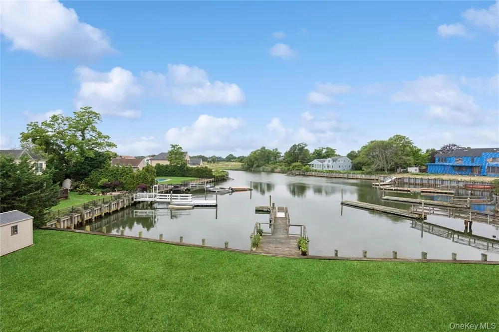 1190 Harbor Road Hewlett Harbor, NY 11557