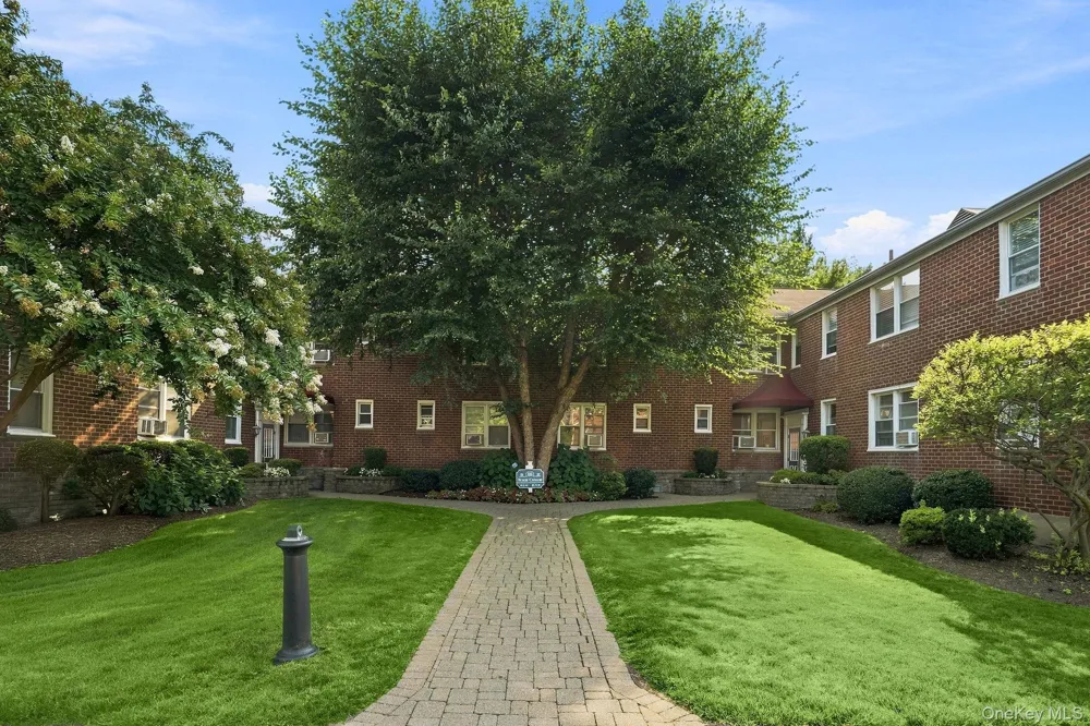 10 Bryant Crescent #1L White Plains, NY 10605