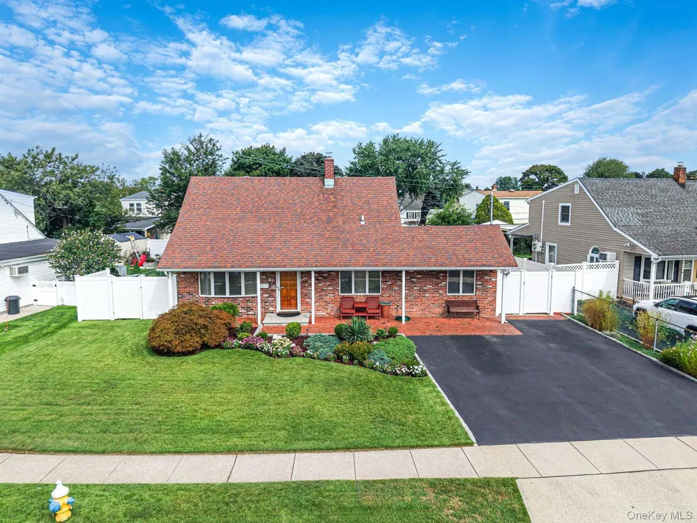 60 Academy Lane Levittown, NY 11756