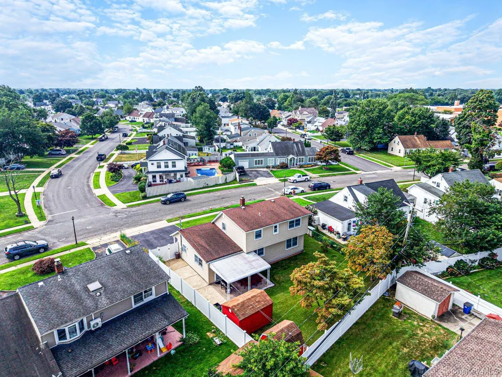 60 Academy Lane Levittown, NY 11756