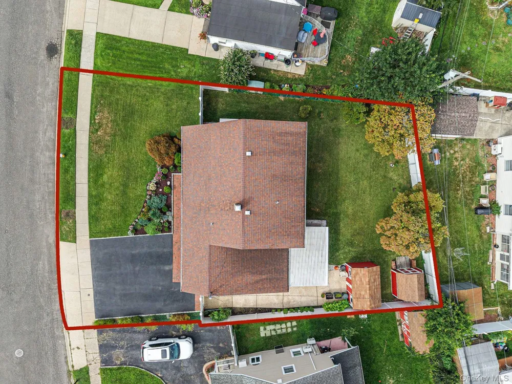 60 Academy Lane Levittown, NY 11756
