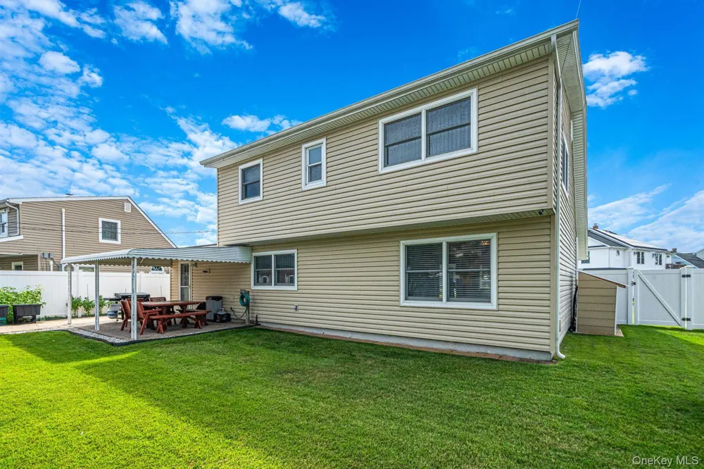 60 Academy Lane Levittown, NY 11756