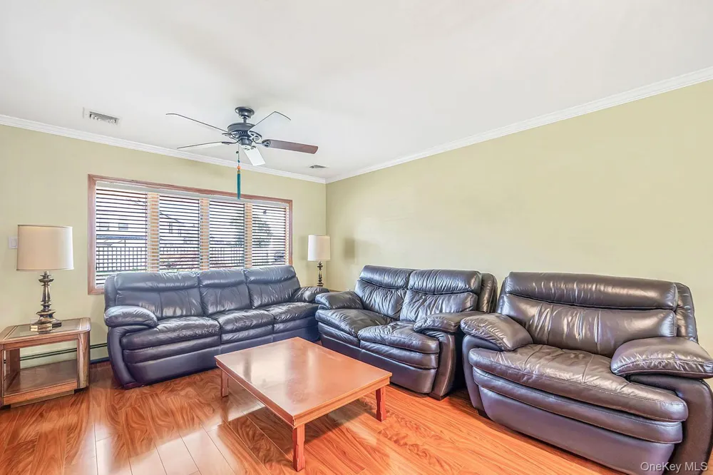 60 Academy Lane Levittown, NY 11756