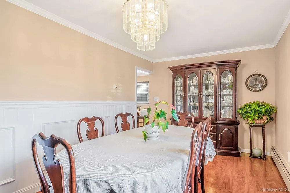 60 Academy Lane Levittown, NY 11756