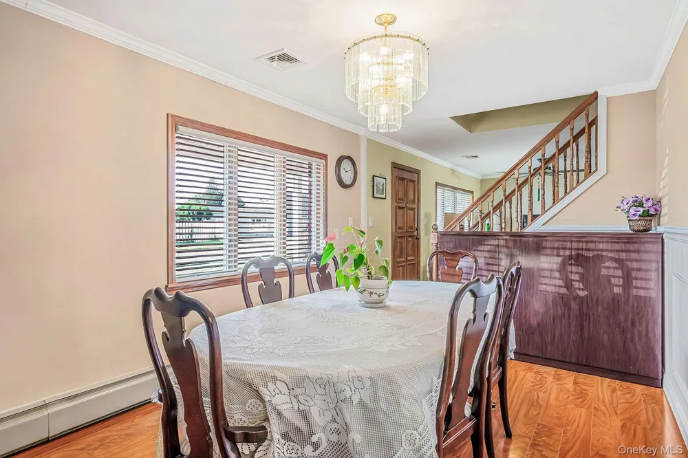 60 Academy Lane Levittown, NY 11756