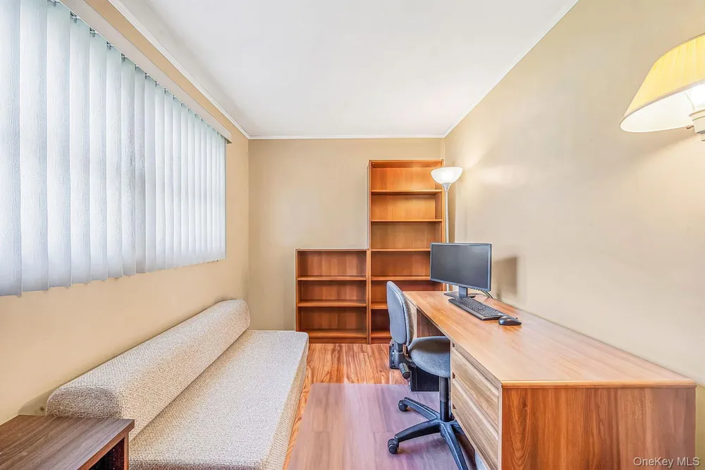 60 Academy Lane Levittown, NY 11756